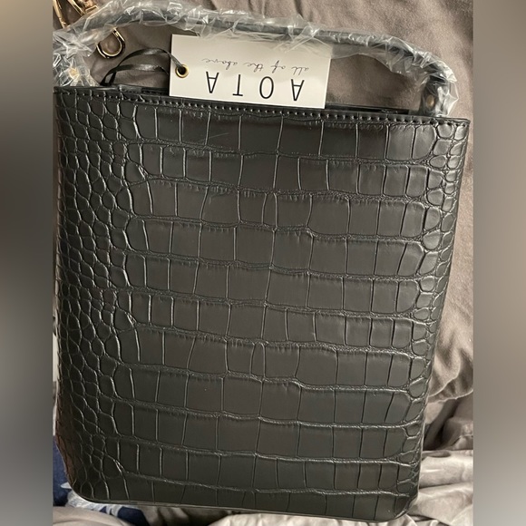 AOTA | Croc Embossed Top Handle Bucket Bag W/ Crossbody | $188 | NWT - Picture 12 of 15